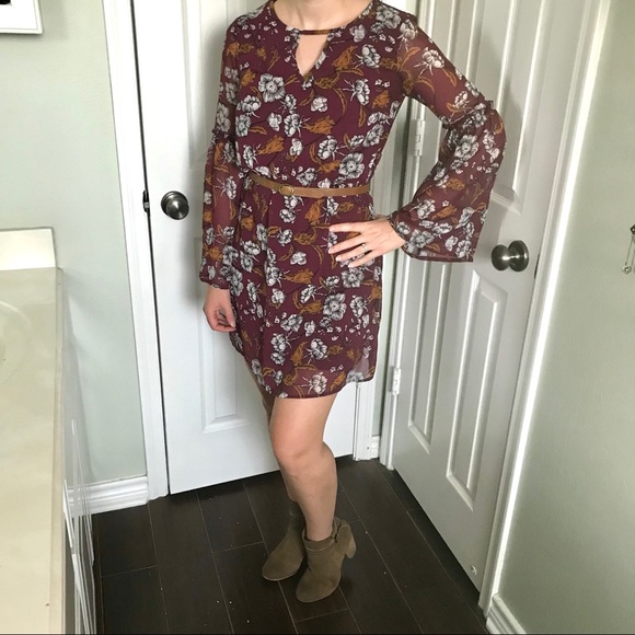 🚨CLOSET CLOSING 7/12 🚨 Floral Shift Dress Belt - Picture 1 of 8